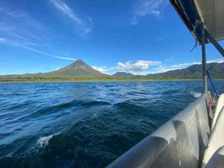 Tour Paseo En Lancha Por El Lago Arenal - Imagen 5