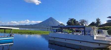 Tour Paseo En Lancha Por El Lago Arenal - Imagen 3