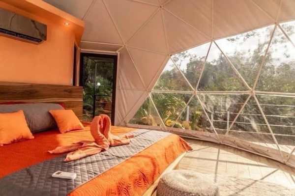 Glamping with volcano view and private jacuzzi