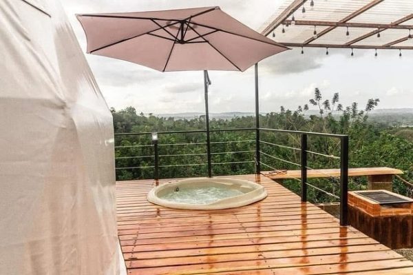 Glamping with volcano view and private jacuzzi - Imagen 6