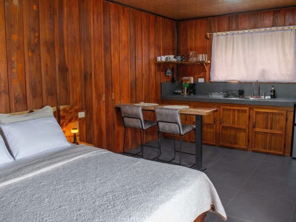 Cabin with jacuzzi and volcano view - Imagen 14