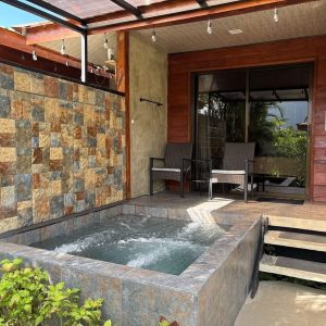 Cabin with jacuzzi and volcano view
