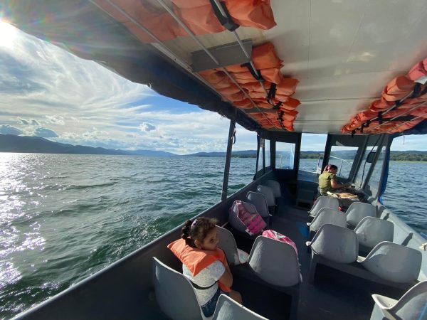 Boat ride on Lake Arenal - Imagen 10