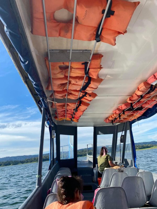 Boat ride on Lake Arenal - Imagen 9